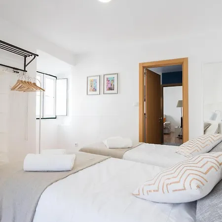 Center Alfama شقة
